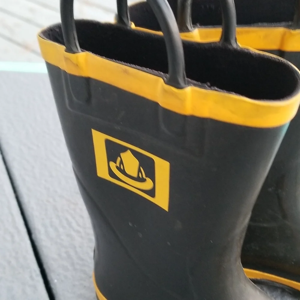 Boys Storm Chef steel shank black yellow rain boots